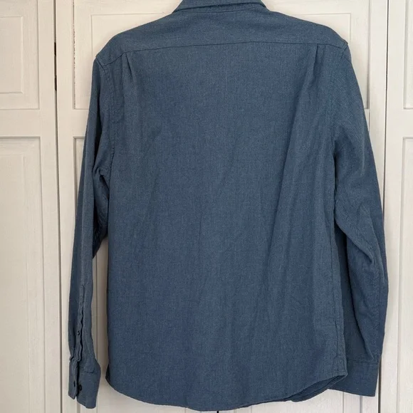 Banana Republic Organic Brushed Cotton Button Down Untucked Shirt - Picture 4 of 5